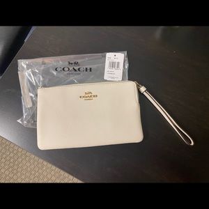 Brand New Coach Large Corner Zip Wristlet